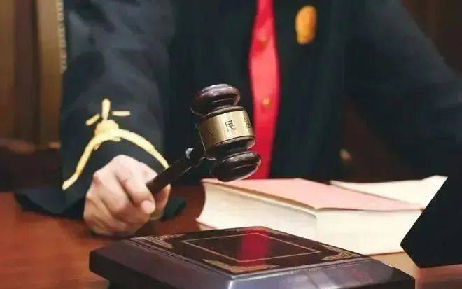 皇冠信用开户申请
_会计主任被调岗干保洁！虽薪资不变皇冠信用开户申请
，但拒服从安排！公司：旷工，辞退！双方闹至法院…