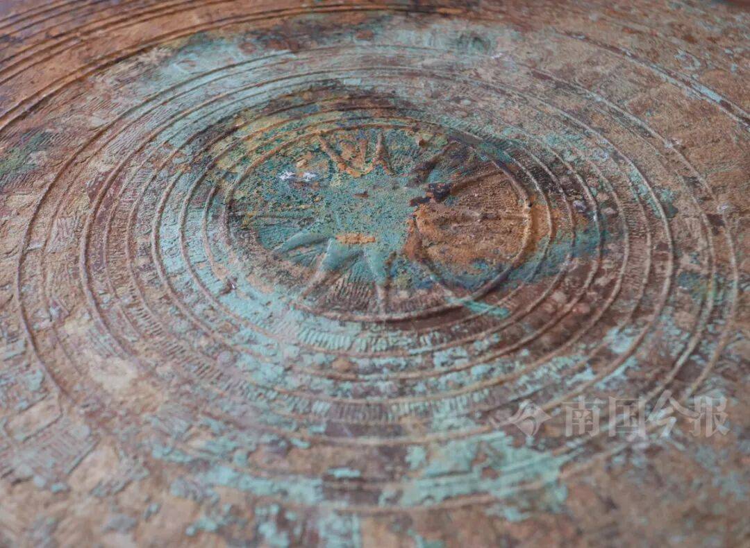 皇冠信用需要押金吗
_柳州钓鱼阿叔竹林挖蚯蚓皇冠信用需要押金吗
，竟挖出千年前的“大宝贝”！