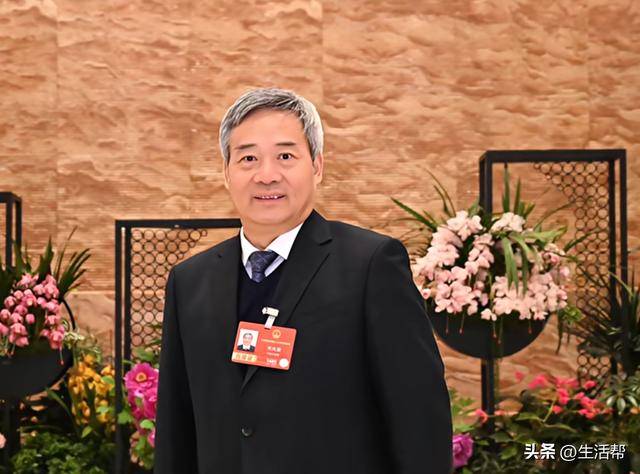 hga035客户端 _人大代表建议:适当降低法定结婚年龄hga035客户端 ,鼓励适龄群体早生早育